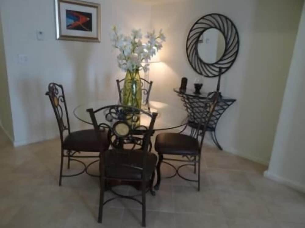 Hollywood Beach Resort -two Bedrooms Sleeps 6