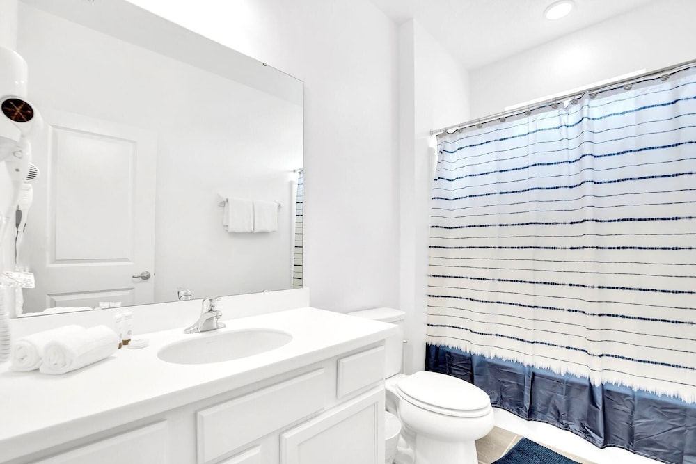 Upstay Luxury Resort Home w Private Pool & Hot Tub