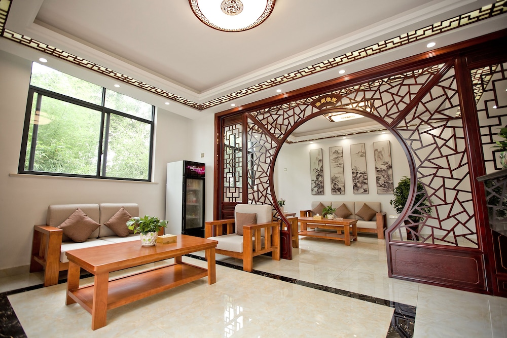 Huangshan North Station Huiting Boutique Hostel