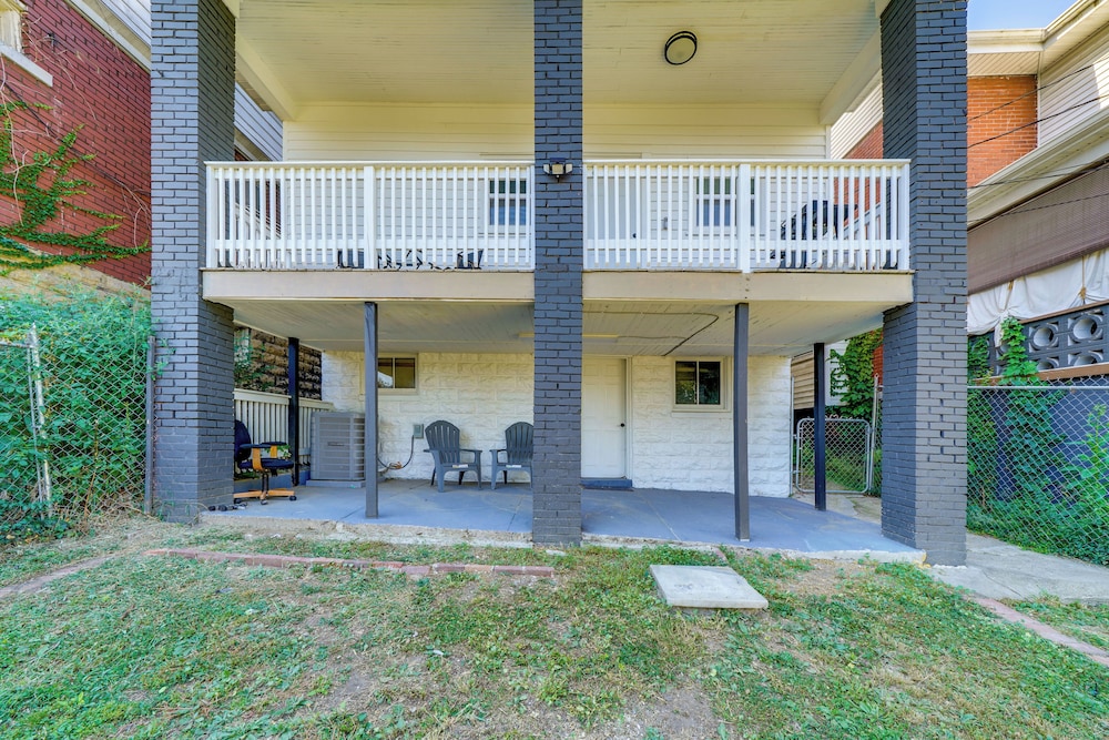 4 Mi to Dtwn: Pet-friendly Home in Pittsburgh