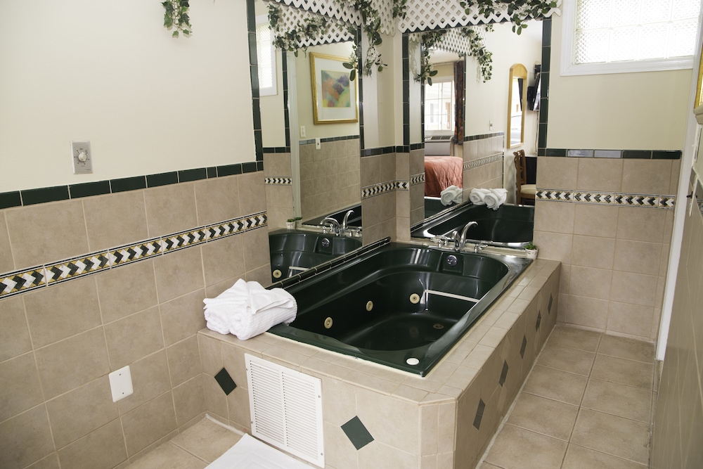 Capri inn and Suites view 4