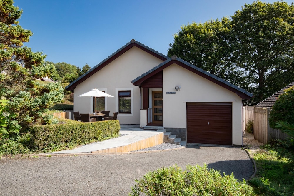 Hafan Heli - Luxury Cottage Near to Beach Pet Friendly view 3