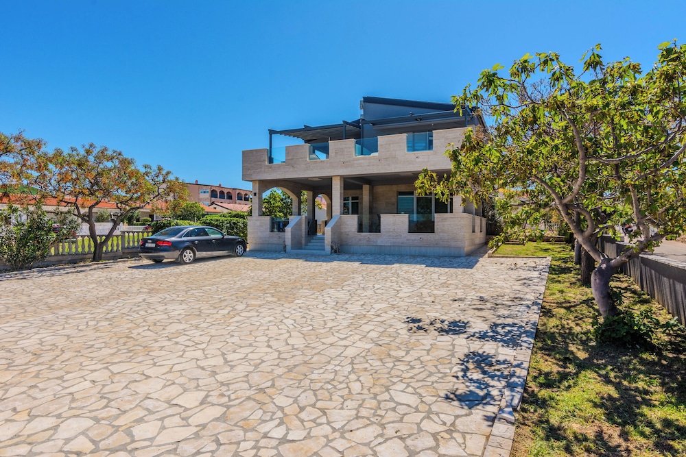 Apartments Mavracic
