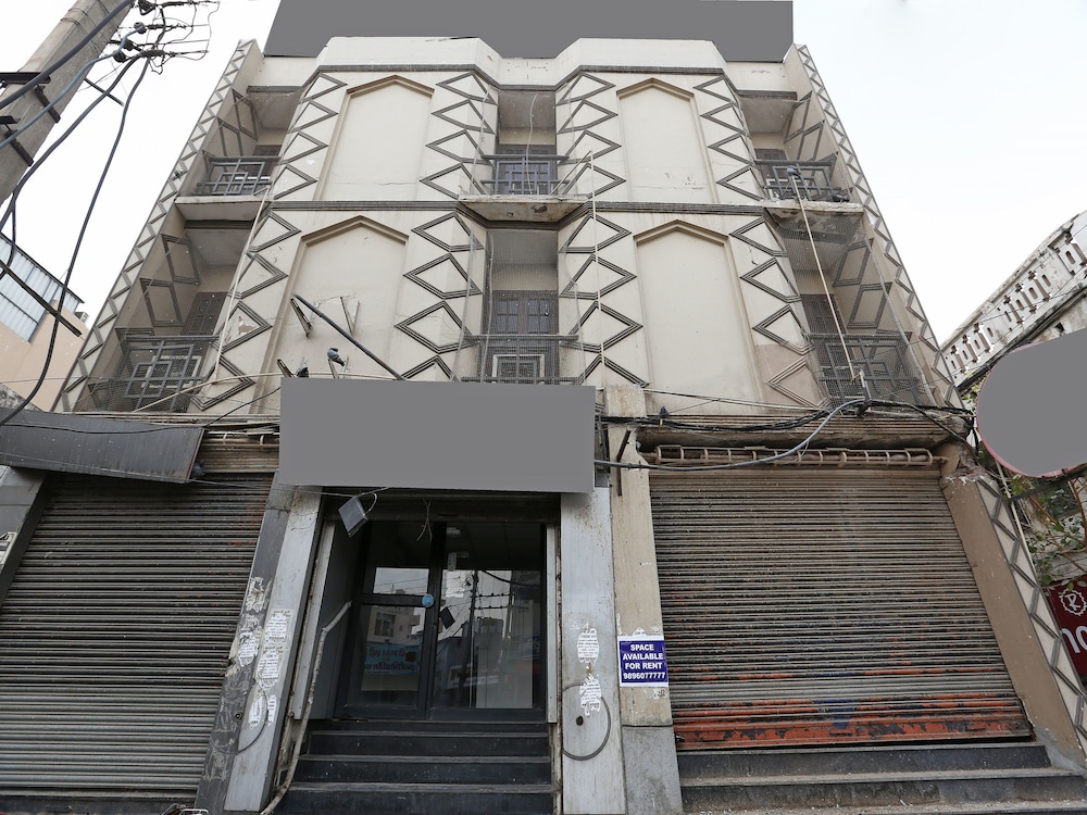 OYO 14390 Hotel Samrat