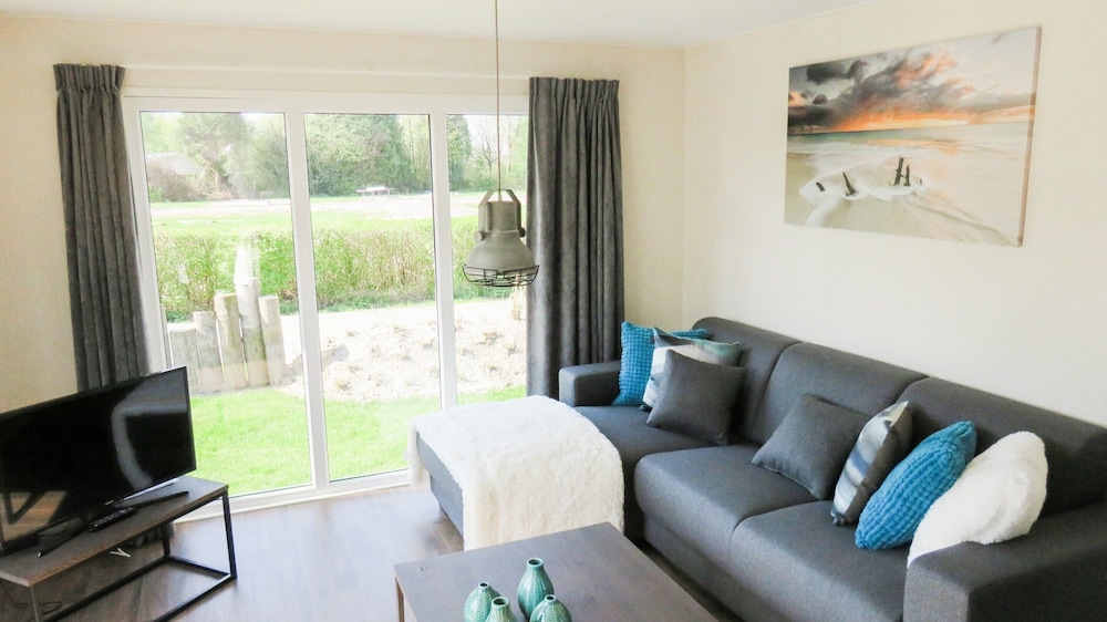Comfortable Chalet With Microwave in Kempen Region