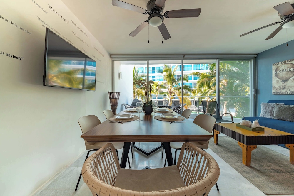 Beachfront Duplex With Multiple Pools - Beachclub