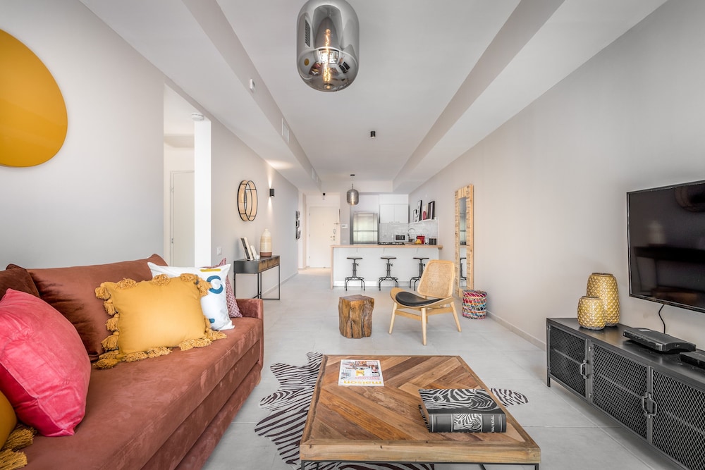 Stylish New 2BR Jaffa Near Setai Hotel view 4
