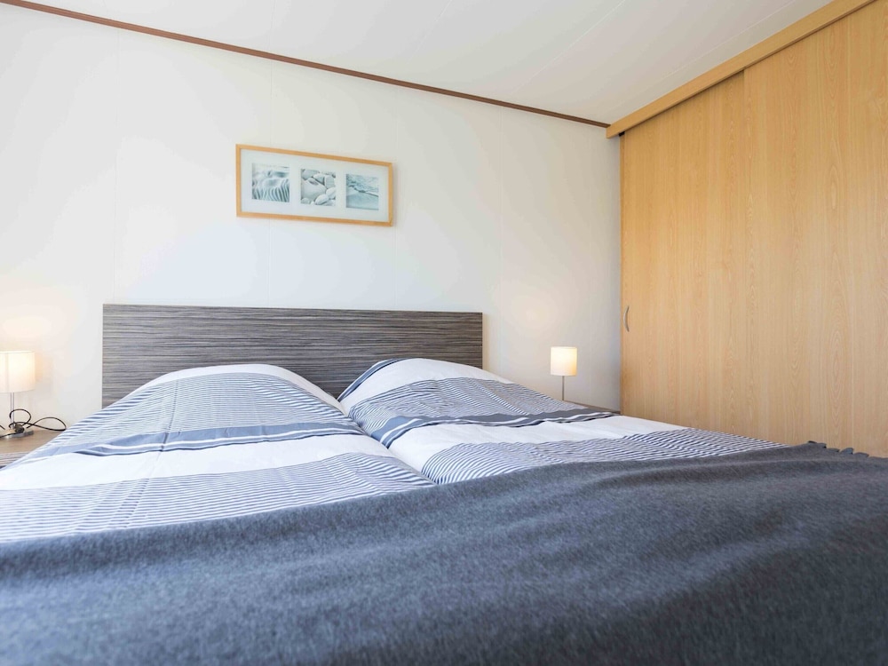 Neat Chalet With Microwave Near the Beach in Egmond view 2