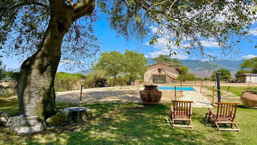 Open Pool Villa in Italy - Spoleto Umbria - Property Image 32