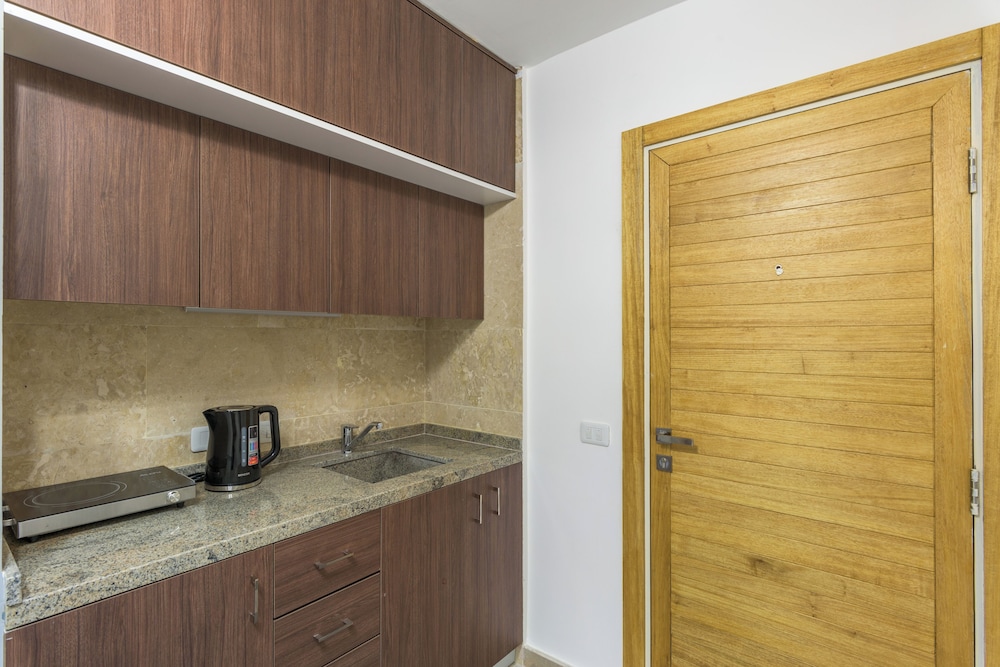 Pearl of Faqra Studios & Apartments