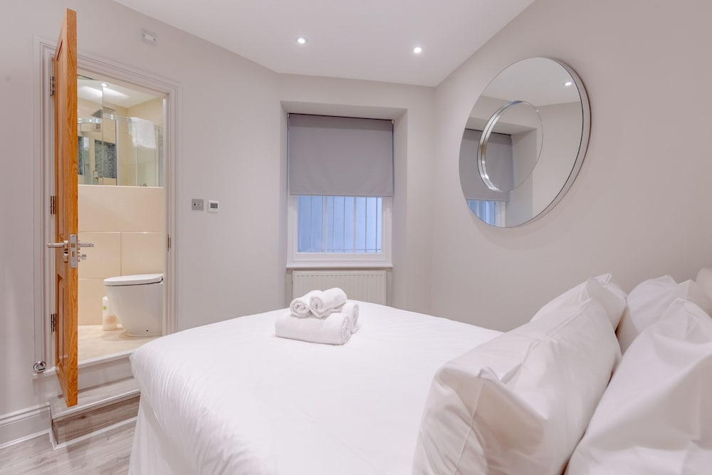Central 2 Bedroom Flat Near Hyde Park