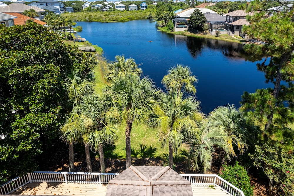 Worth The Wait 3 Bedroom Home by RedAwning view 4