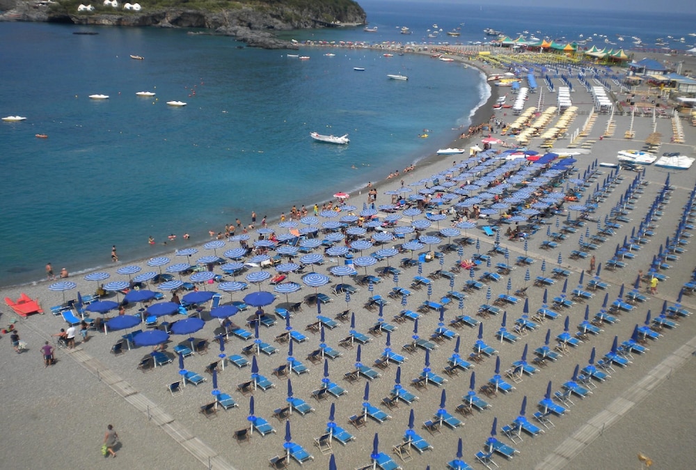 Villaggio Turistico La Mantinera Hotel