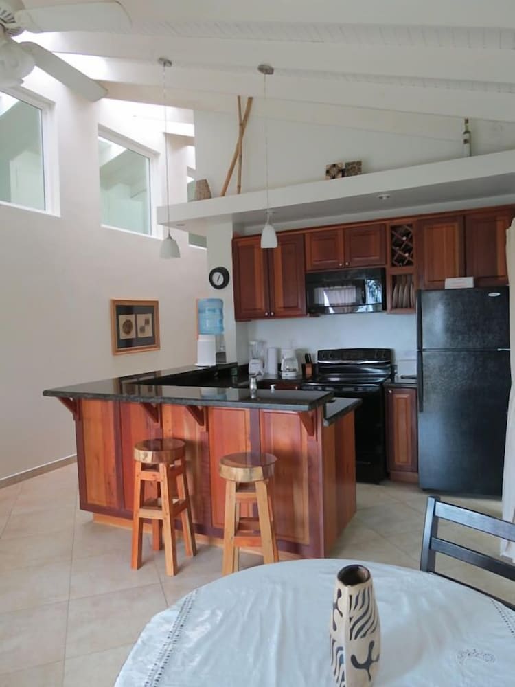 Sea Vue Luxury Vacation Condominiums view 4