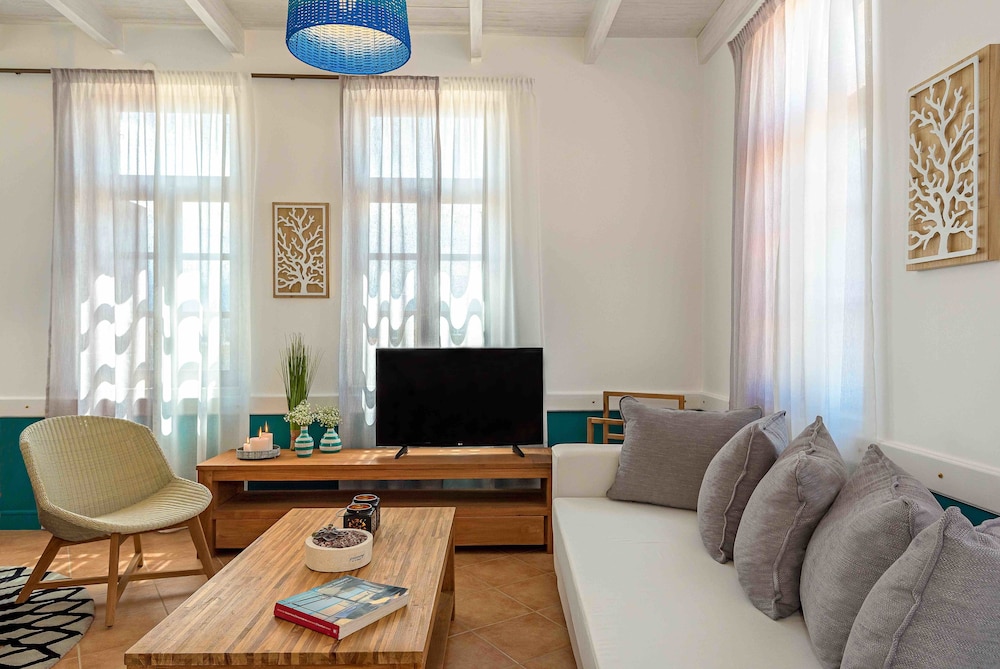 Lithinon Luxury Suites