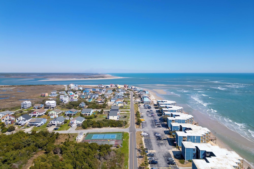 Steps to Sand! 3rd-floor North Topsail Beach Condo