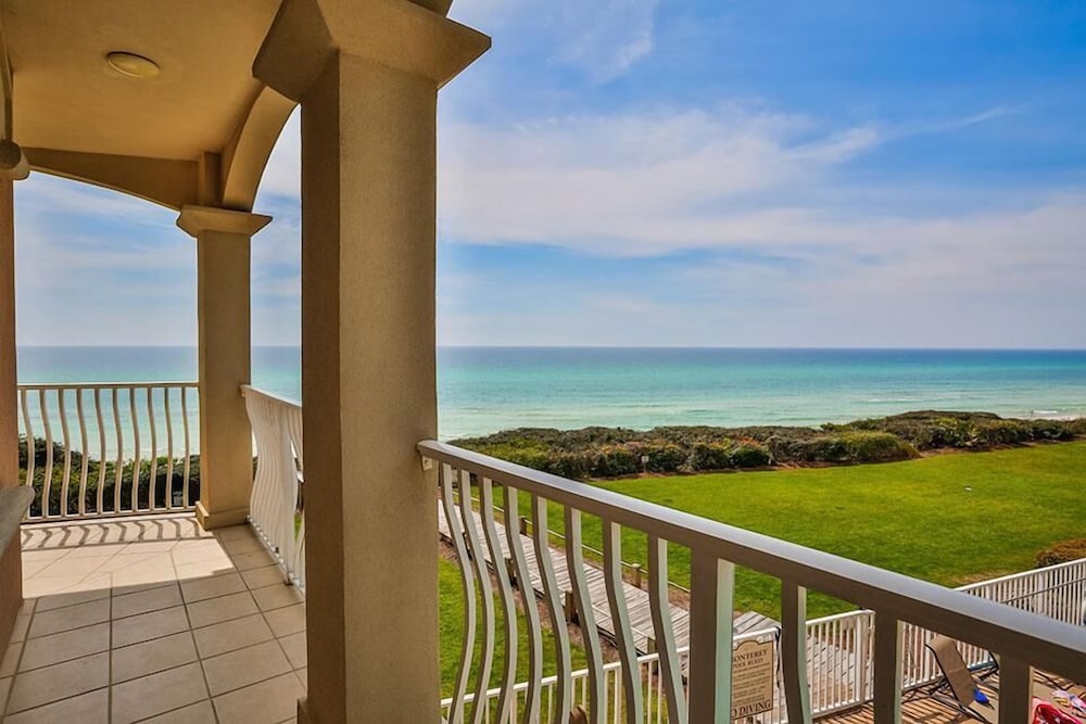 3 by the Sea 3 Bedroom Holiday Home by Five Star Properties
