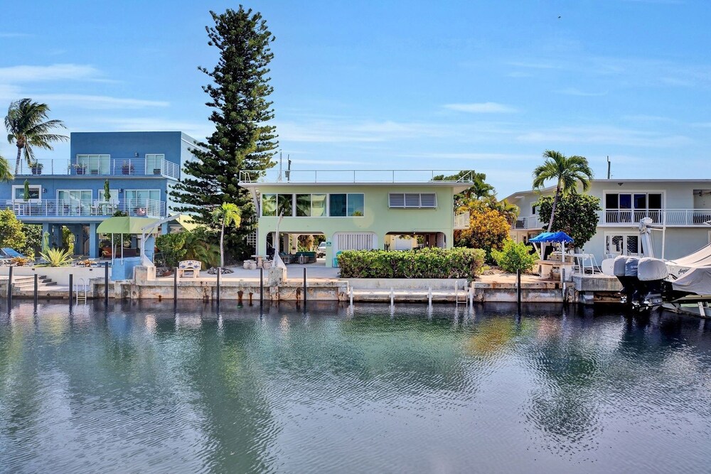Delightful Vacation Home Located In The Popular Islamorada Neighborhood Of Port Antigua. 3 Bedroom Home by RedAwning