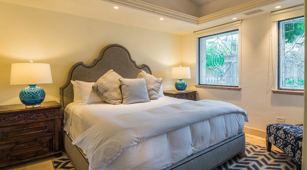 Exclusive Holiday Villa with Private Pool near Beach, Cabo San Lucas Villa 1042