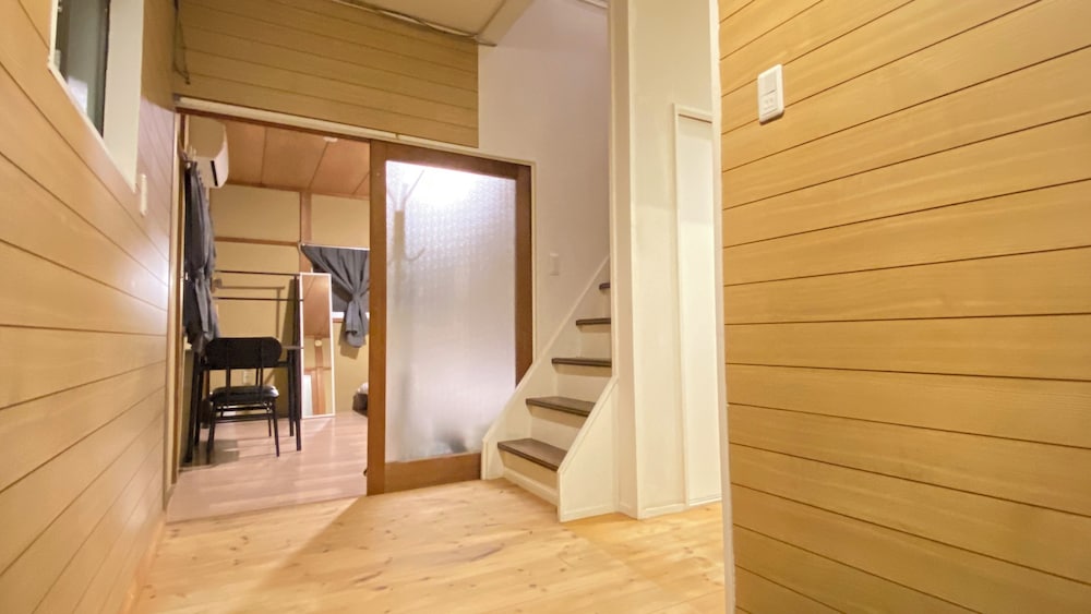 AkiraHome Tsurumibashi