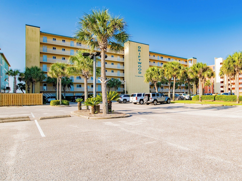 Driftwood Towers #4E by Southern Vacation Rentals