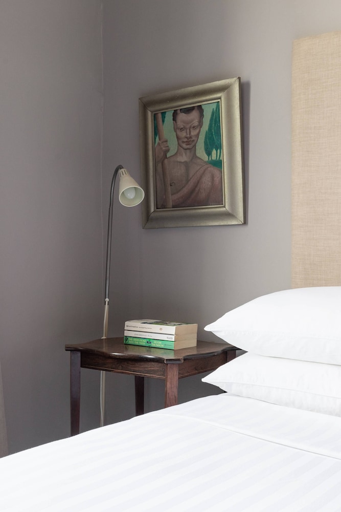 Hemingford Road IV by Onefinestay