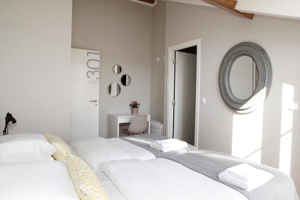 Flores Guest House