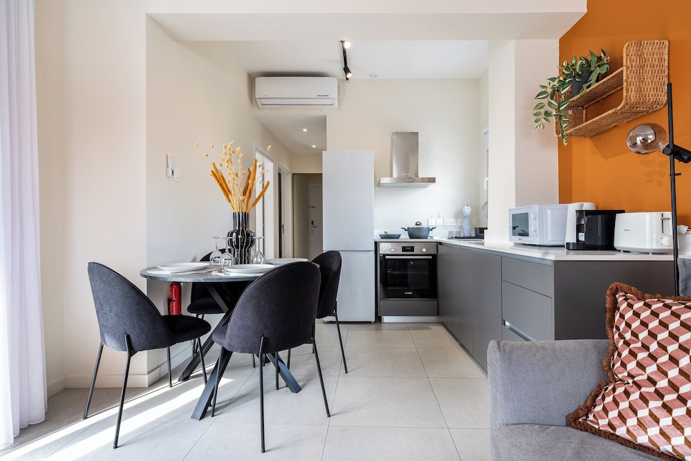 Local Host Living - Signature Apartments in Nicosia