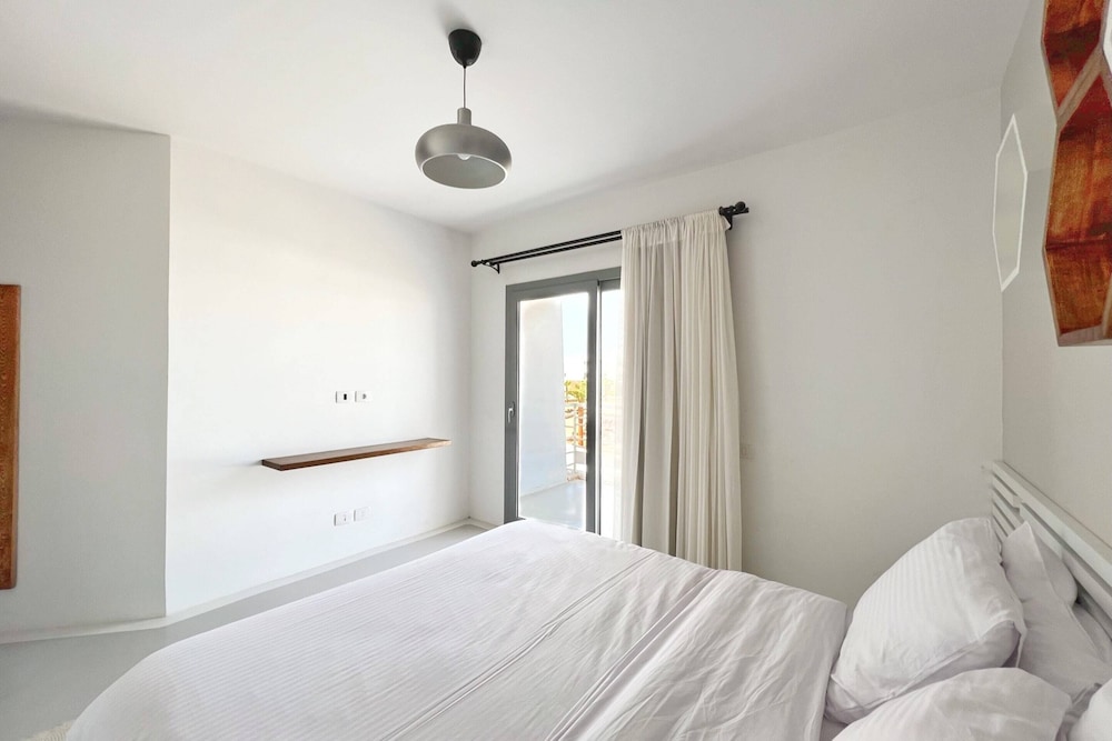 Xuru Stays I Calming & Cozy 3bdr Getaway @ Swan Lake El Gouna