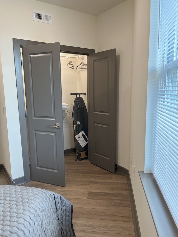 Capital City Apt - 101