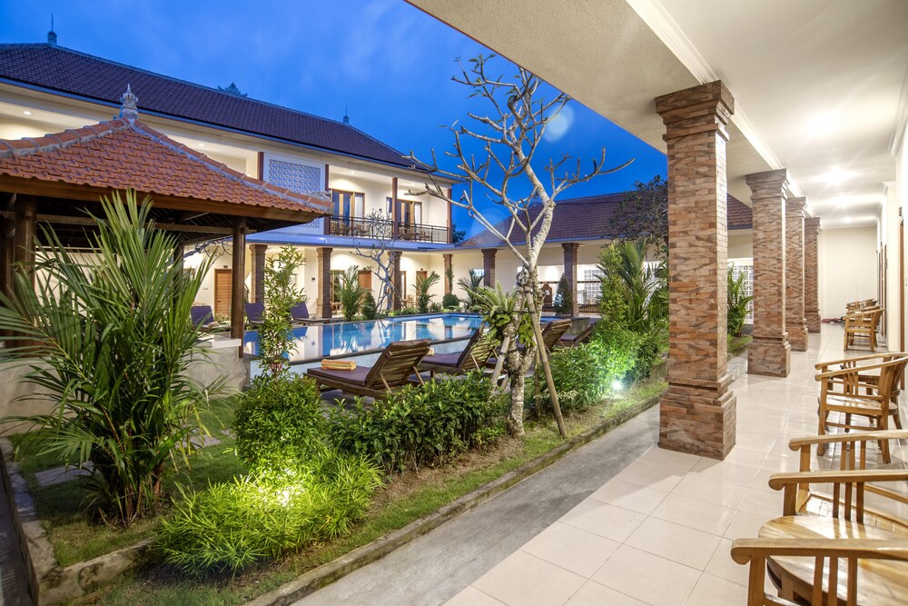 Tom's Inn Pecatu