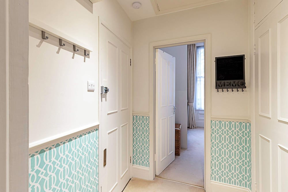 Charming Earls Court Apartment