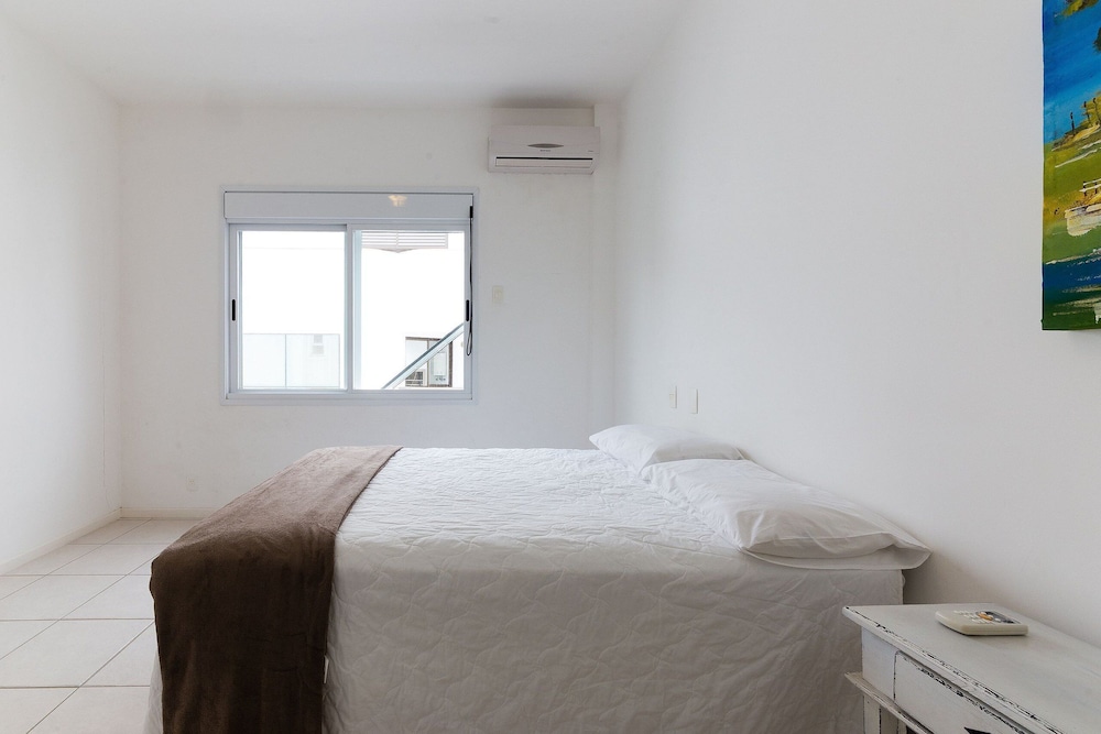 Apt With Pool 250m From Jurere Beach Aya201
