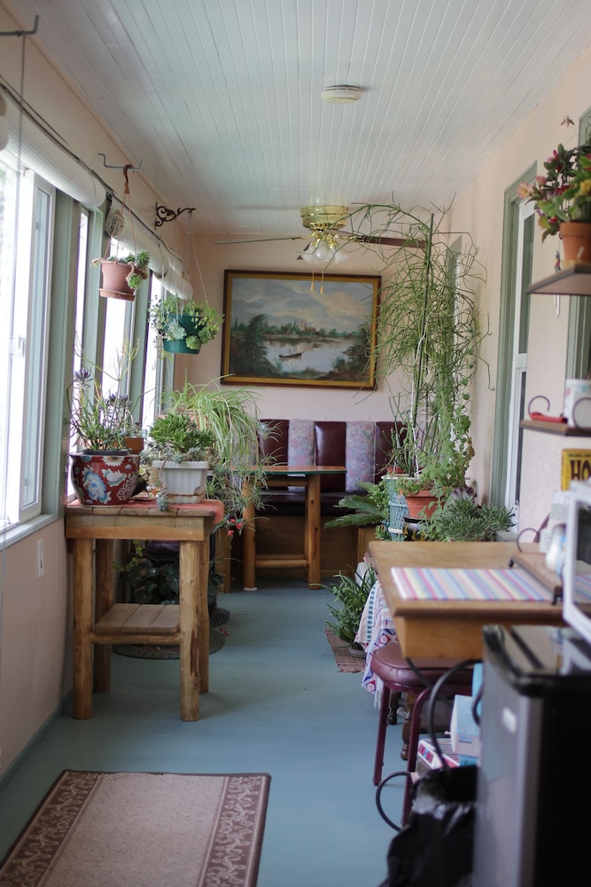 Historic Smith Hotel B&B