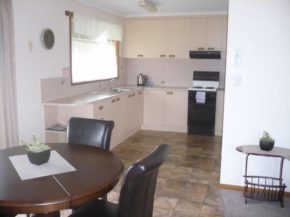Parklake Holiday Units