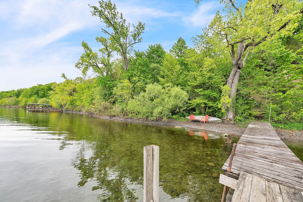 Peaceful Lakefront Getaway On Cayuga Lake 4 Bedroom Cottage
