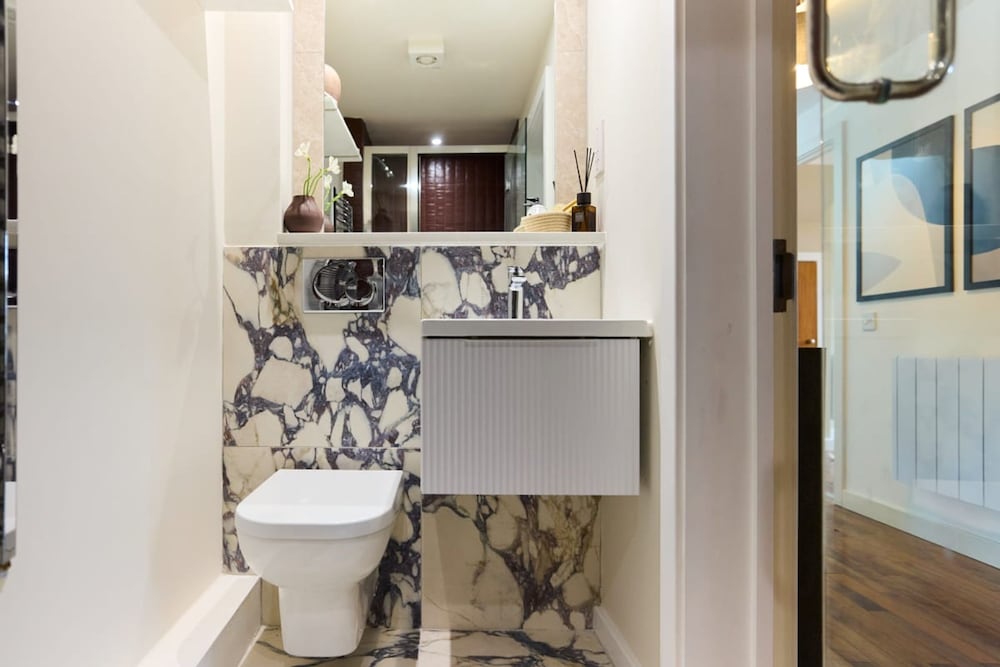 The Brick Lane Arms - Breathtaking 2bdr Penthouse With Balcony