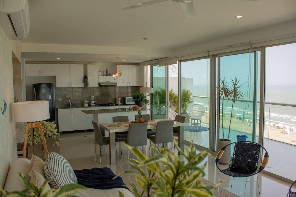 Condominio frente al mar  Morros Epic.