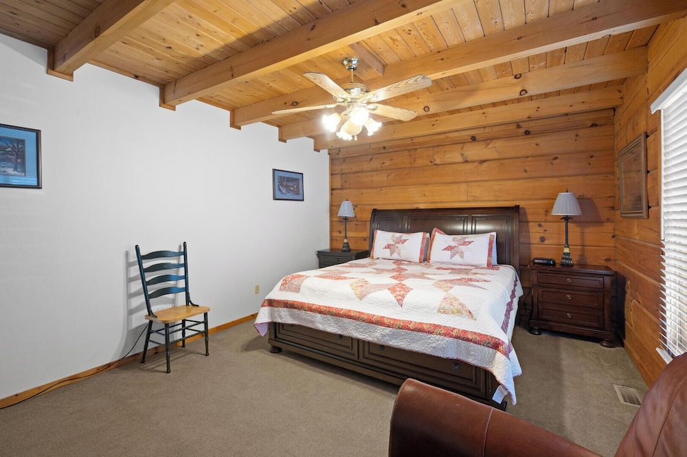 Country Pines Lodge