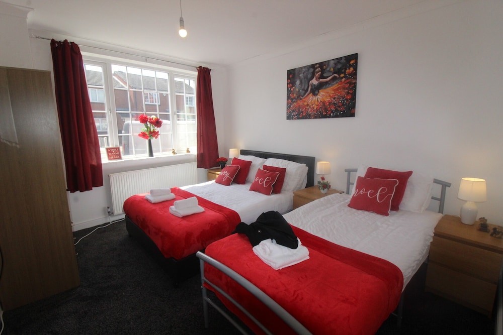 Rotherham Vacations - High Street House - Property Image 3
