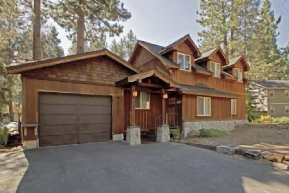 Lake Tahoe Vacations - Pine Needle Meadows - Property Image 10