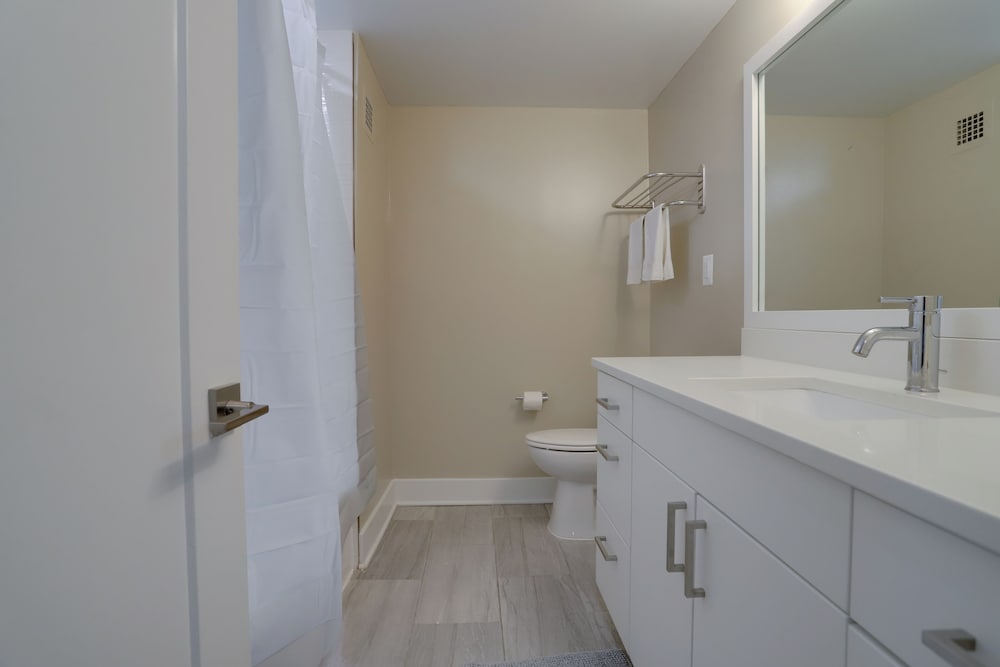 Walkable DC View Apartments