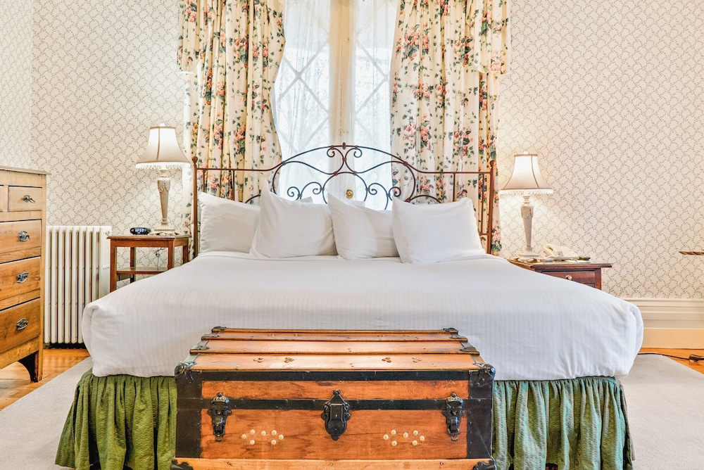 Delamater Inn