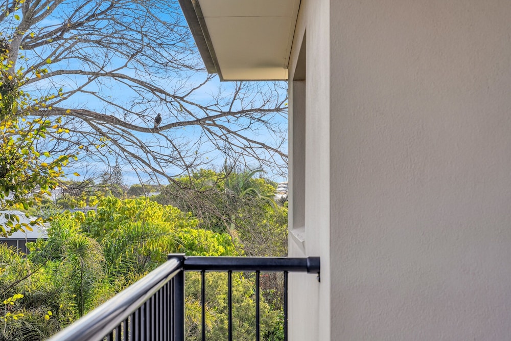 Bright 2-bed With Private Balcony & Serene View