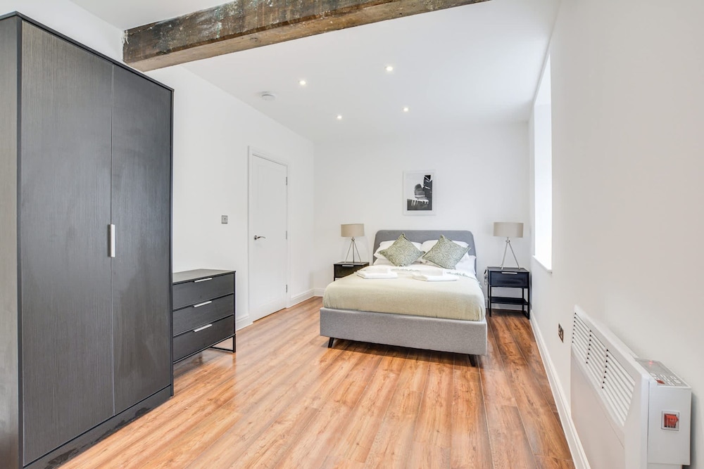 Host Stay Canalside Lofts Apartment
