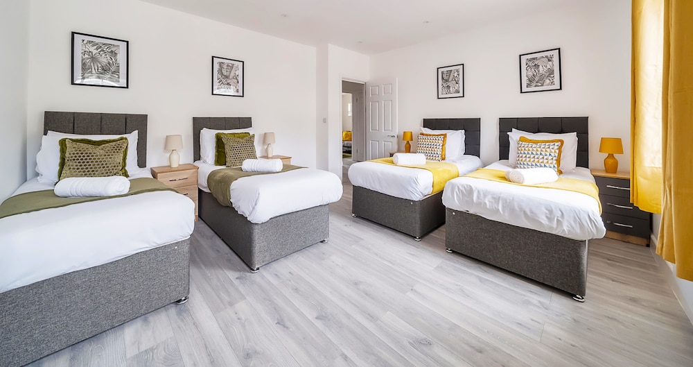 Modern Town Center Apartments Aldershot