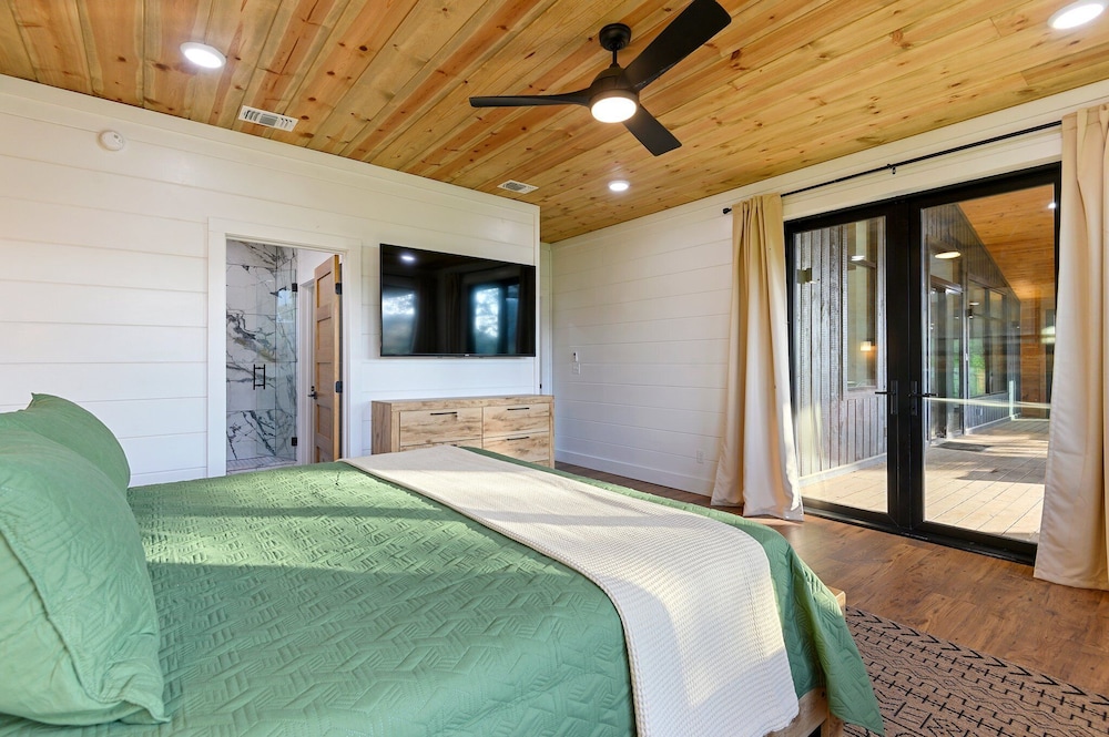 Luxury Retreat in Broken Bow