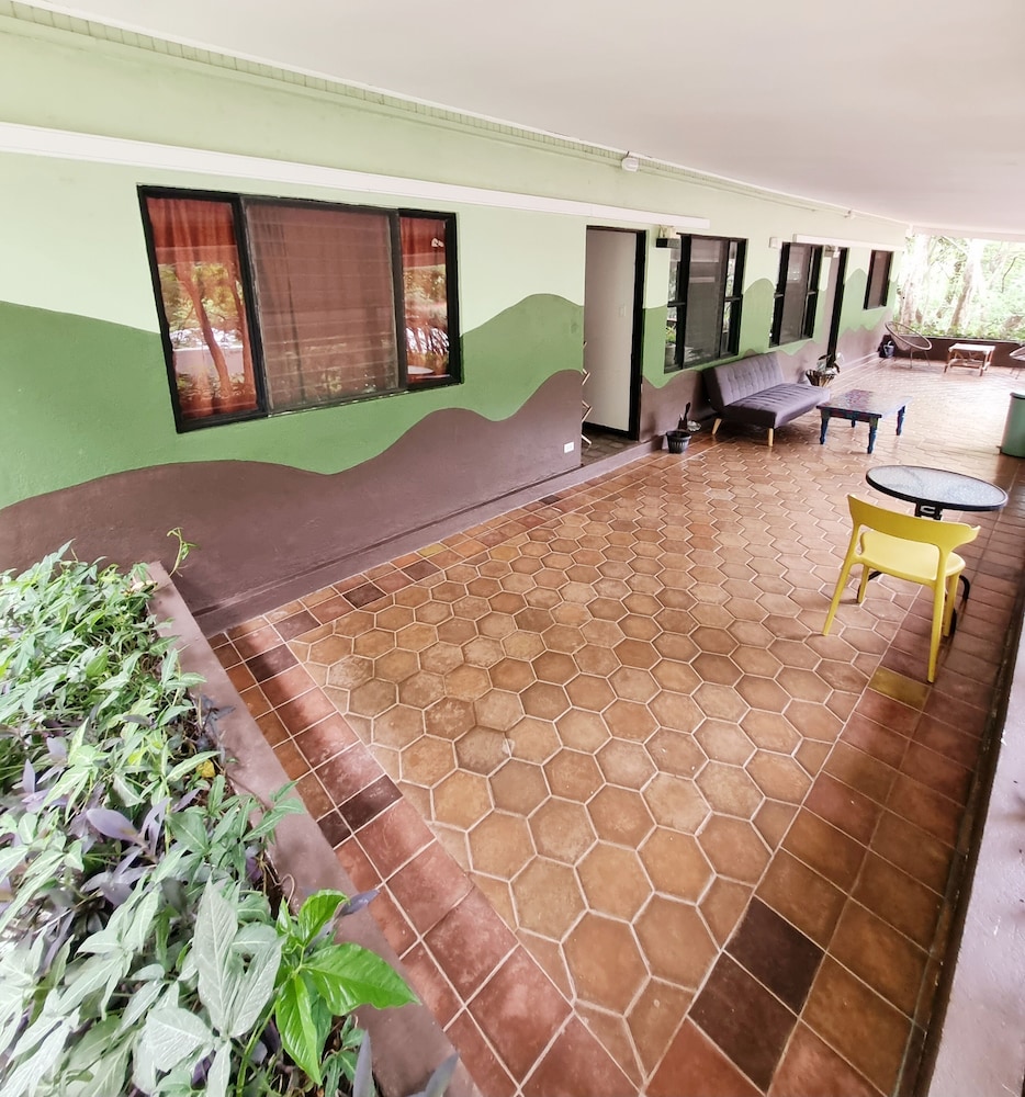 Casa Pura Vida Surf Hostel