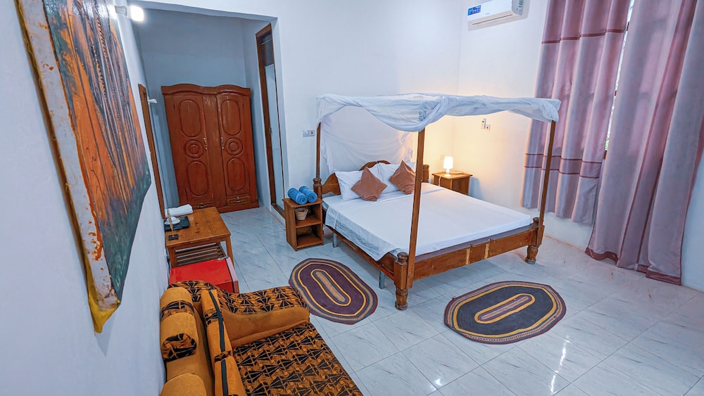 Tuna Nungwi Beach Bungalow