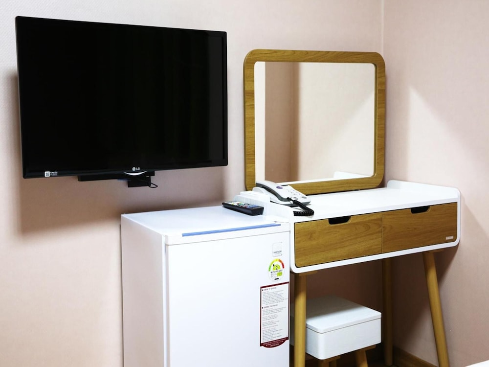 Jeju R Hotel & Guest House - Hostel